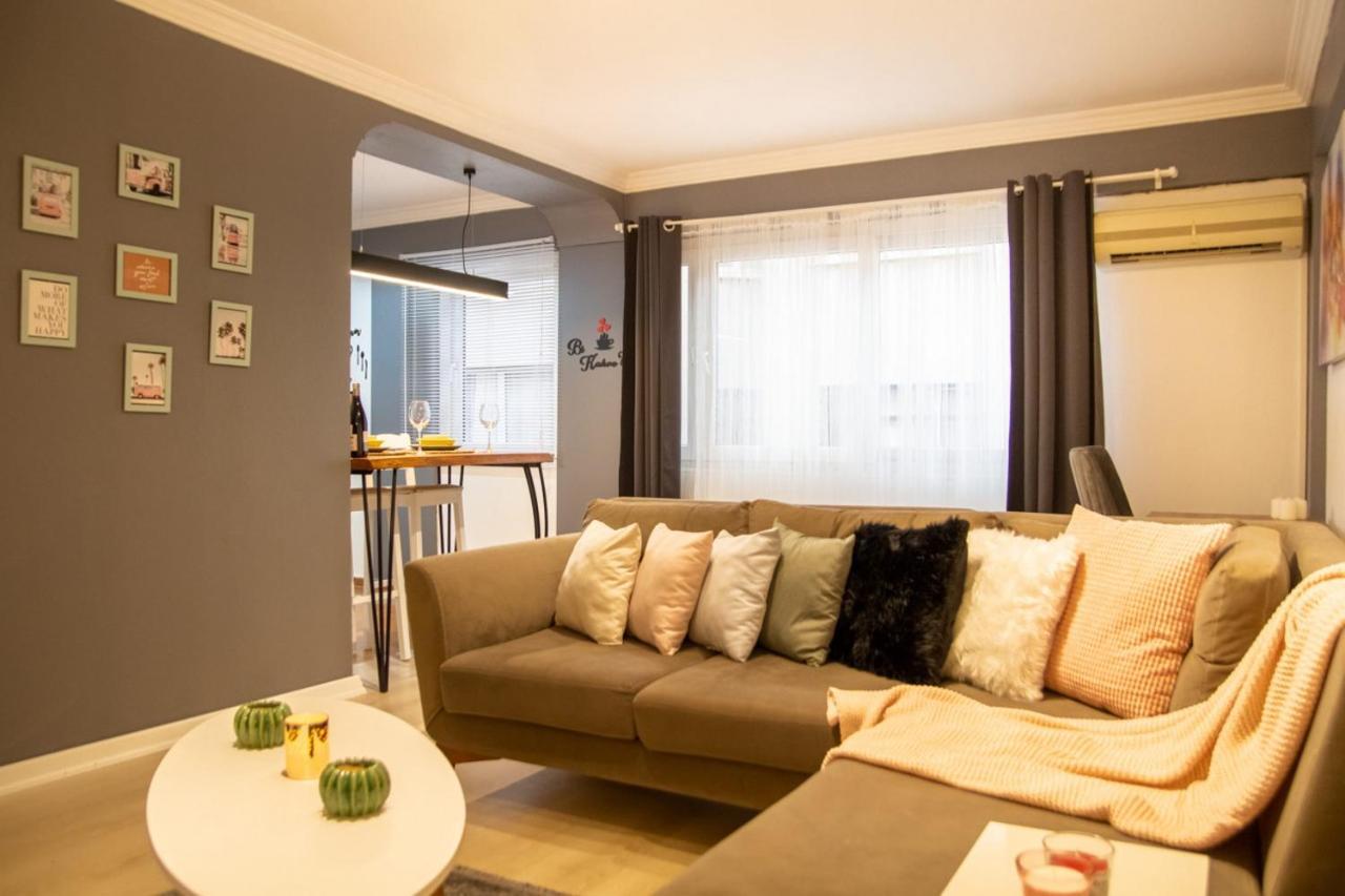 Amazing Flat Near The Coast With A Delightful Shared Terrace Close To Public Transportation In Karsiyaka Izmir Zewnętrze zdjęcie