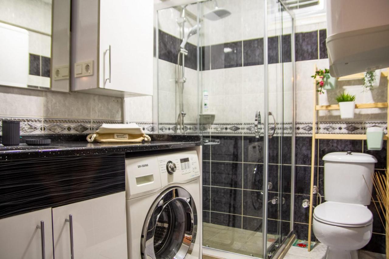 Amazing Flat Near The Coast With A Delightful Shared Terrace Close To Public Transportation In Karsiyaka Izmir Zewnętrze zdjęcie